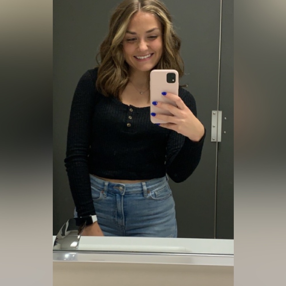 Cropped rib knit Henley